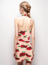 Robe moulante moulante à col suspendu avec plis ajourés et fleurs